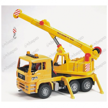 Autocamion MAN cu macara